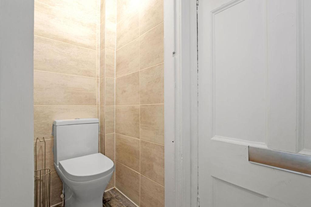 Centre 1-bed Flat, Sleeps 3 Apartment *